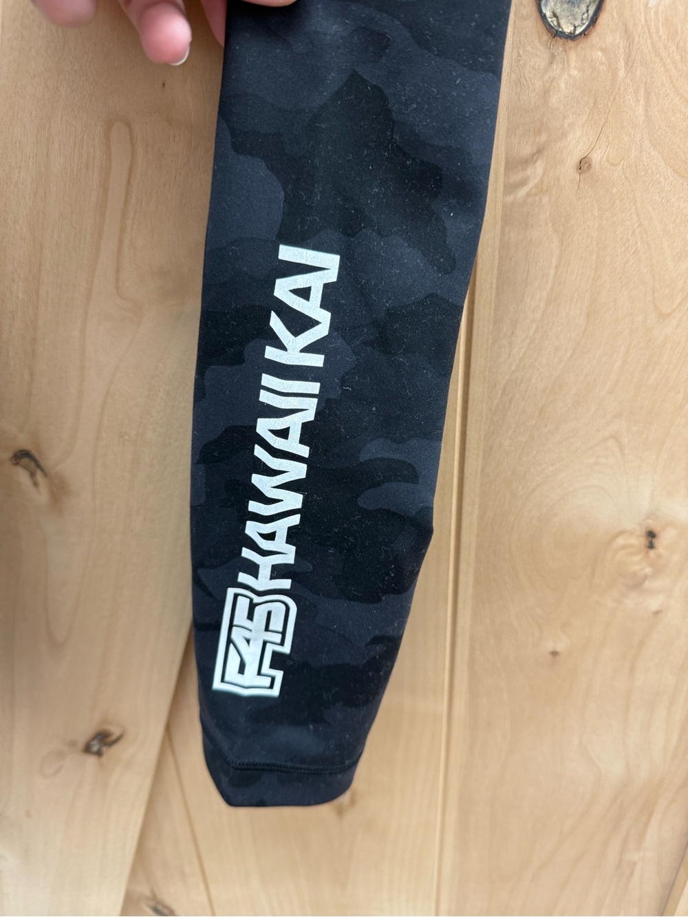 Lululemon F45 Hawaii Kai Black Camo Wunder Leggings - Picture 3 of 5